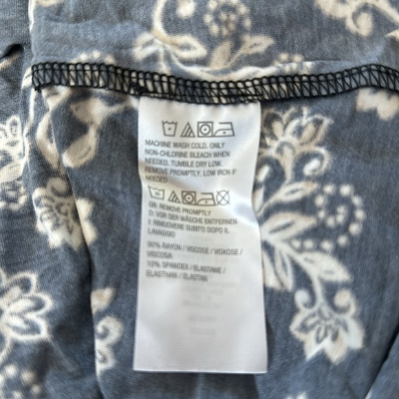 Black and gold Susan Graver top size xs - Picture 4 of 6